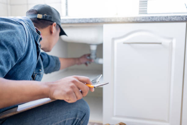 Best Clogged Drain Plumber  in Fayette, MO